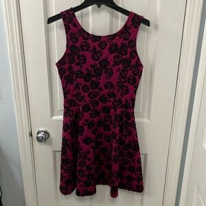 Love…ady Floral Sleeveless cocktail Dress Purple and Black Fit and Flare Size M